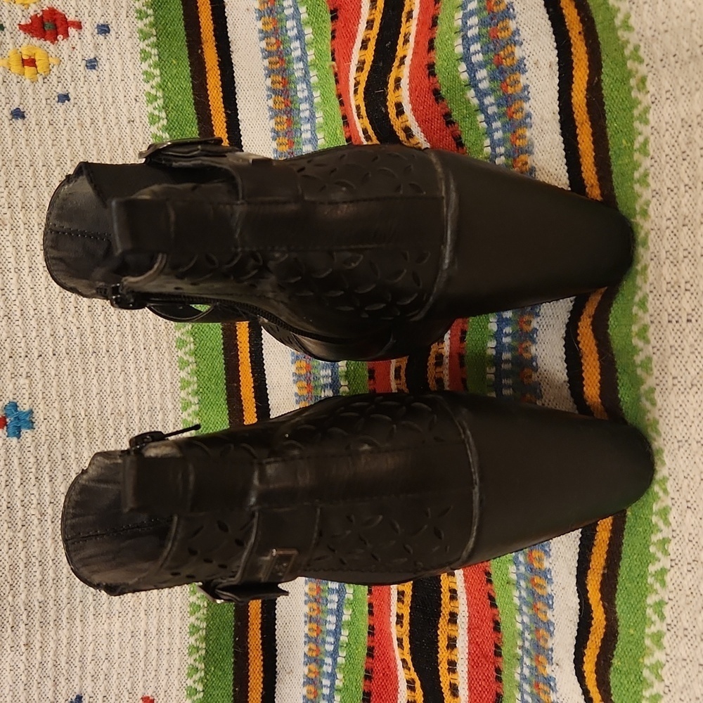 JBU Amberia Black Vegan Leather Platform Booties GUC W 9.5 - Picture 4 of 8